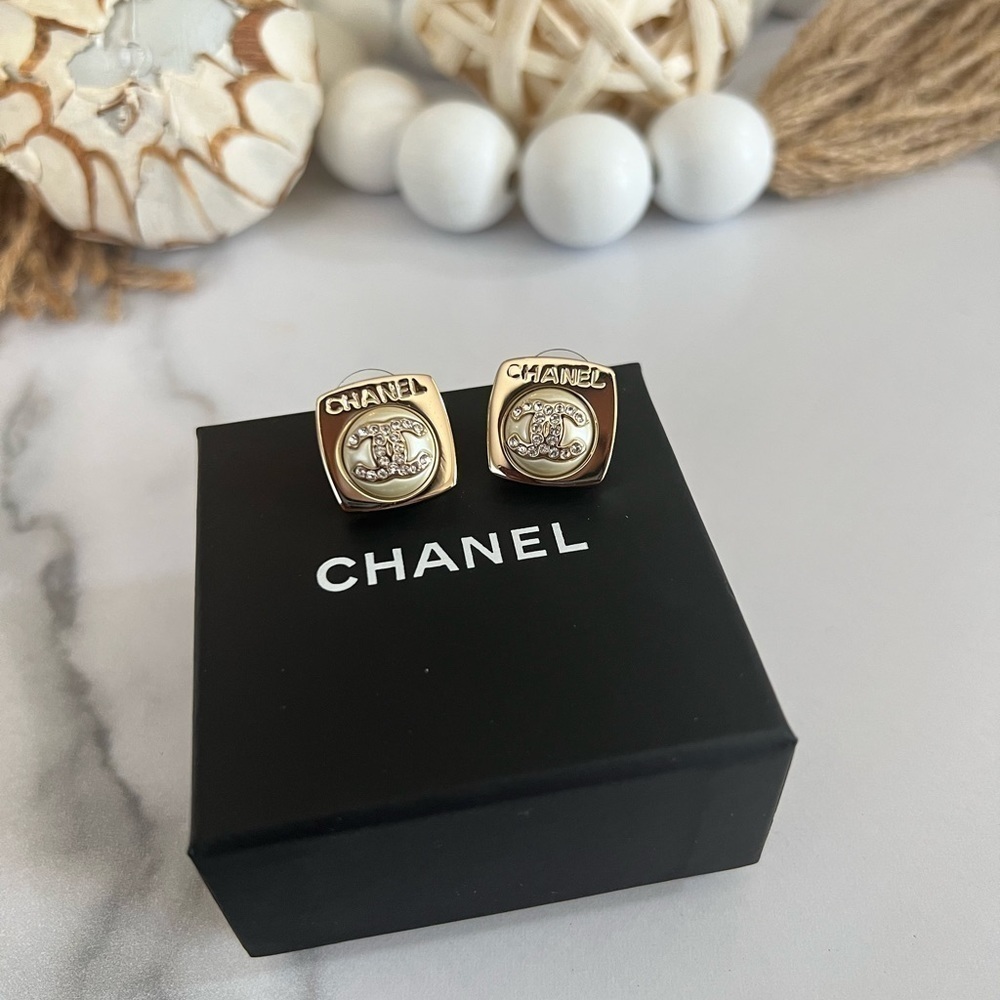 CHANEL 2023 Pearly White CC Crystal Square Stud Earrings